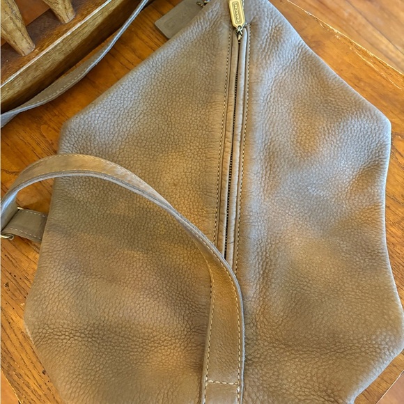 Coach 4944 Pebbled Leather Sling Backpack Taupe, Brass Hardware, Vintage 1990s - Picture 9 of 16